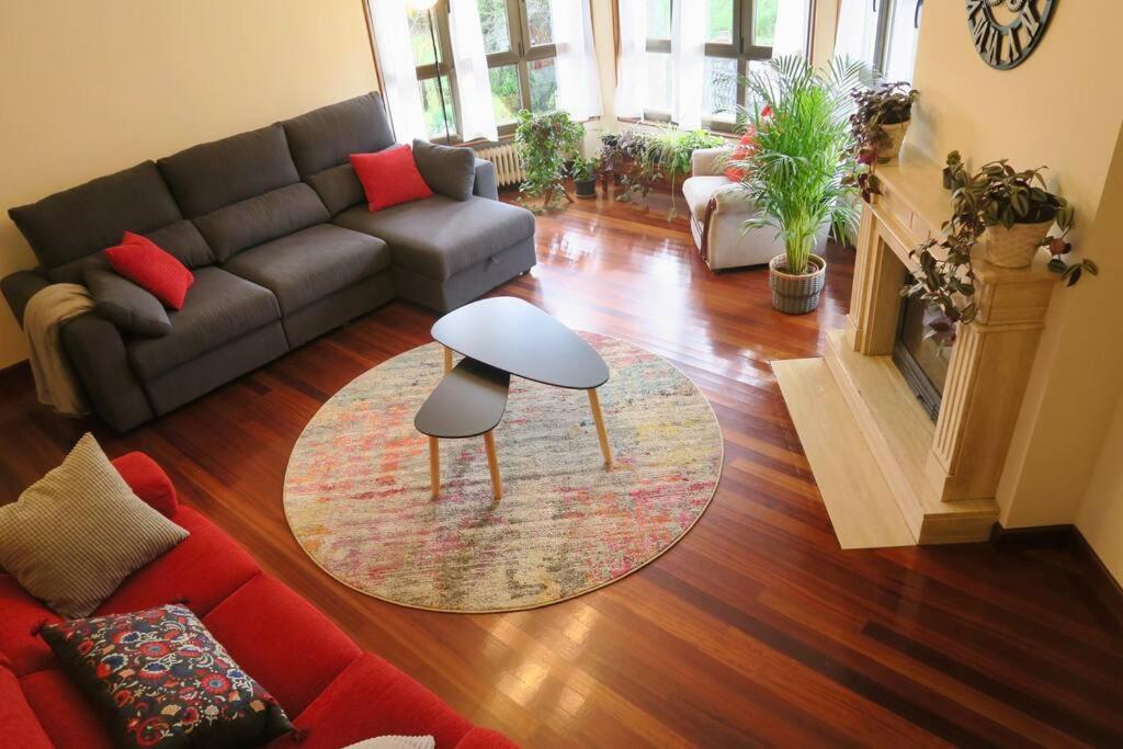 فيلا La Casona De La Carbayeda اوفيدو المظهر الخارجي الصورة